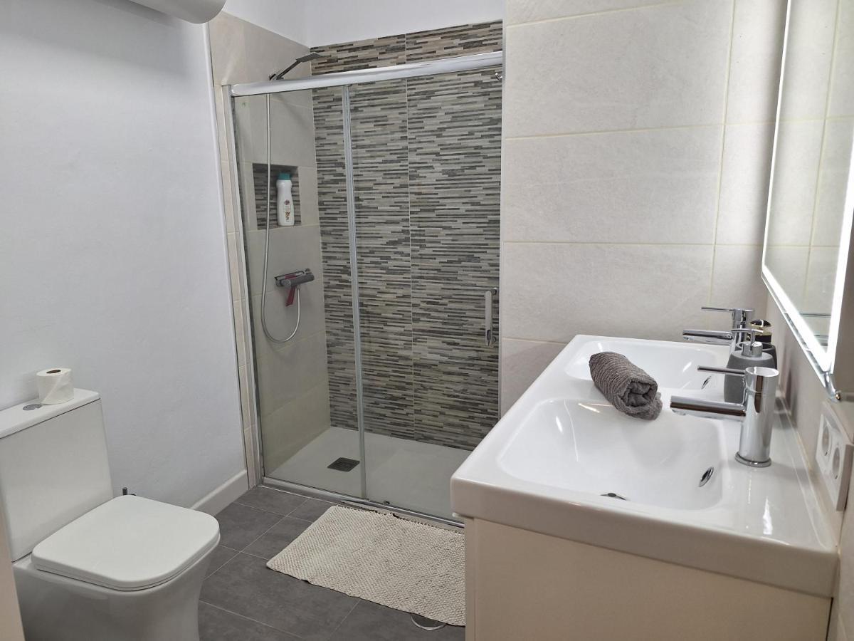 Habitacion Con Bano Privado En Un Piso Con Familia Santa Cruz de la Palma  Exterior foto